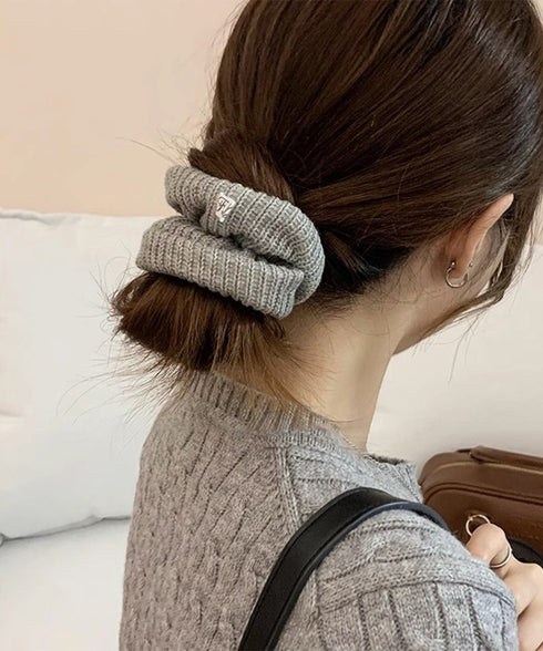 シュシュ 編み 秋冬 ニットヘアゴム レディース ヘアアレンジ 簡単髪留め 髪飾り まとめ髪 お団子 シンプル お洒落 フェミニン 大人 可愛い 女子会 99QNSP-011